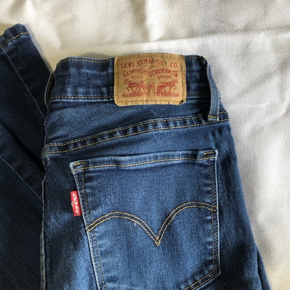 Levi’s - Picture 2 of 2